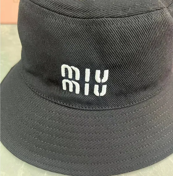 Панама MIU MIU чёрная