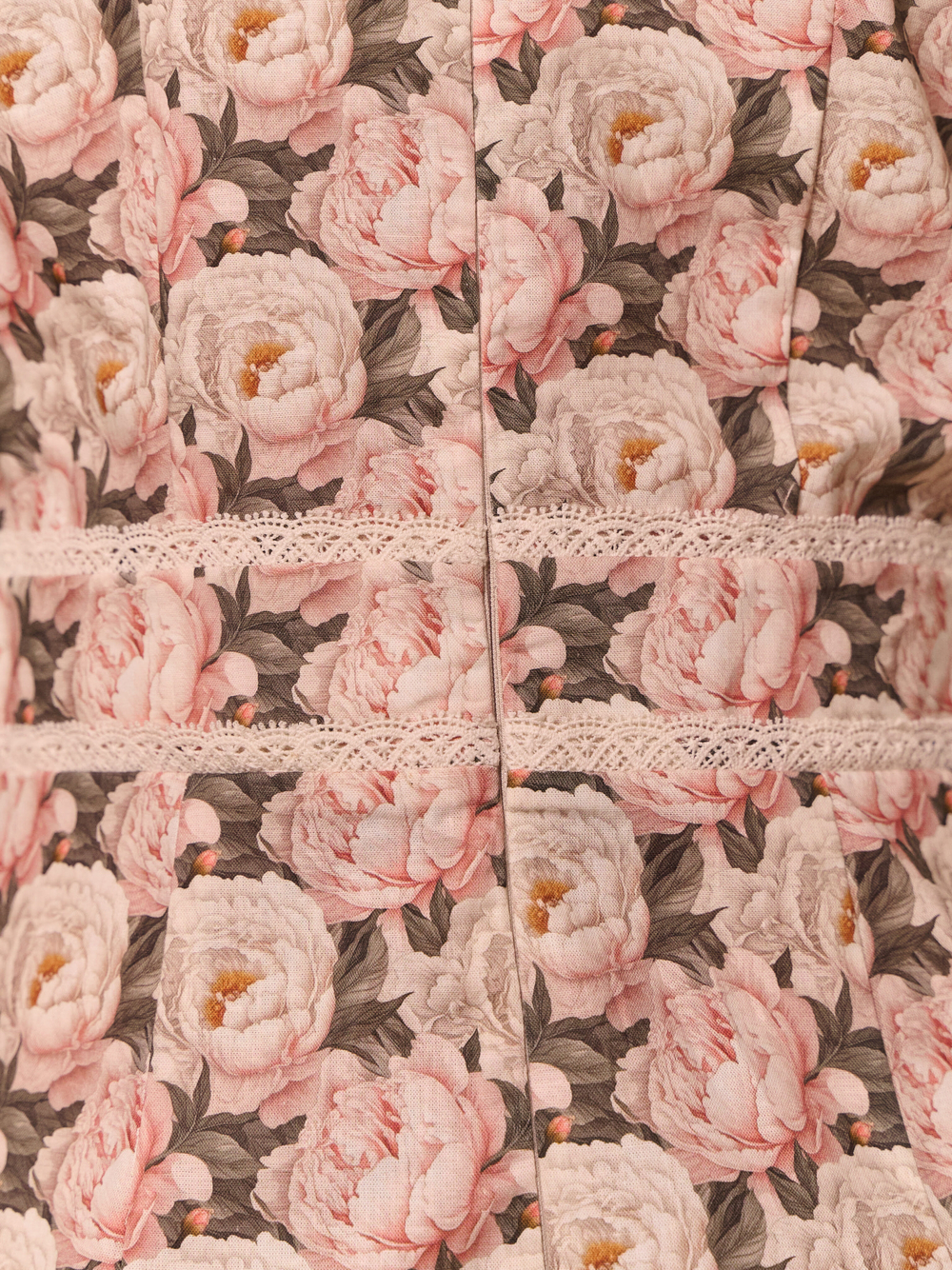 Платье с квадратным вырезом