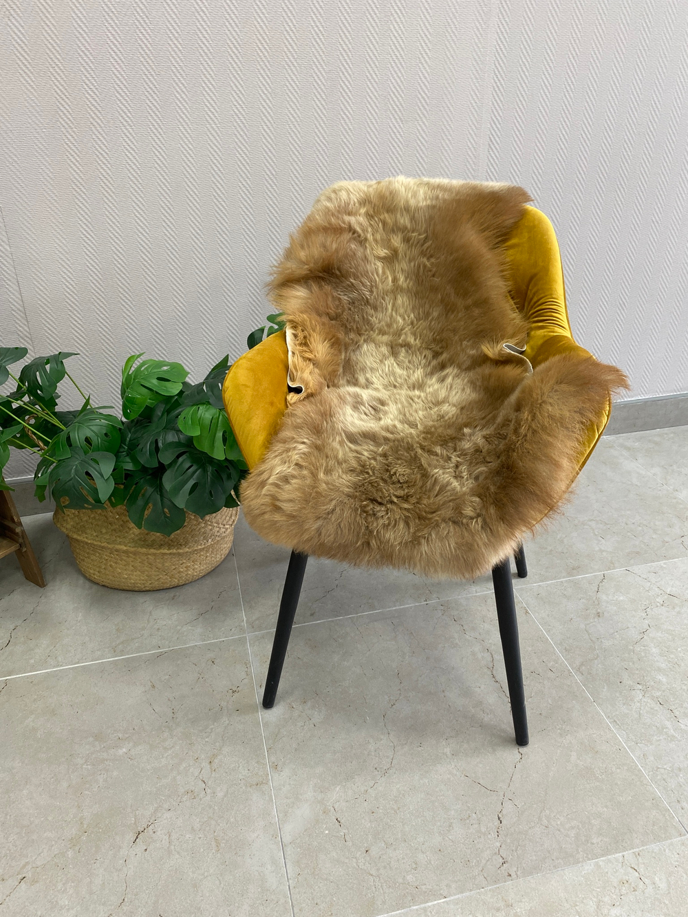 Шкура коврик меховой прикроватный овчина, 100х60 см.
