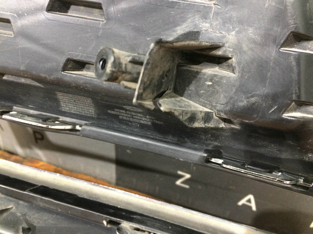 Накладка ПТФ левая Chery Tiggo 4 19-нв Б/У Оригинал 602000485AA