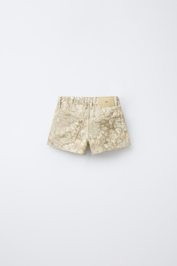 ZARA ДЖИНСОВЫЕ ШОРТЫ С ПРИНТОМ «ЛИСТЬЯ», ЖЕЛТЫЙ