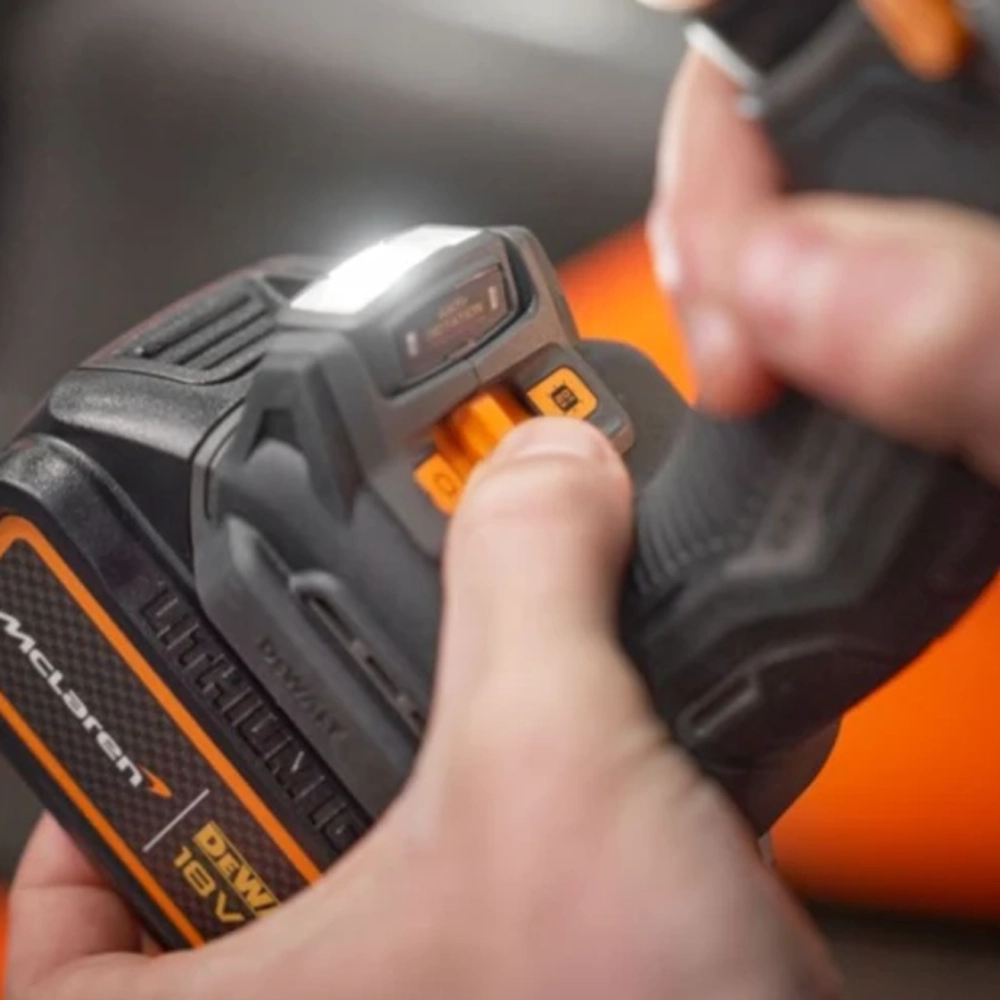 DeWalt McLaren Limited Edition DCD85MP2T аккумуляторный шуруповерт (2 x 5 Ач, ЗУ) DCD85MP2T-QW