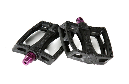 Педали Fantastic Plastic Pedals 9/16" - Nylon/Fibre Mix, цвет черно-фиолетовый, арт. I19-910P COLONY
