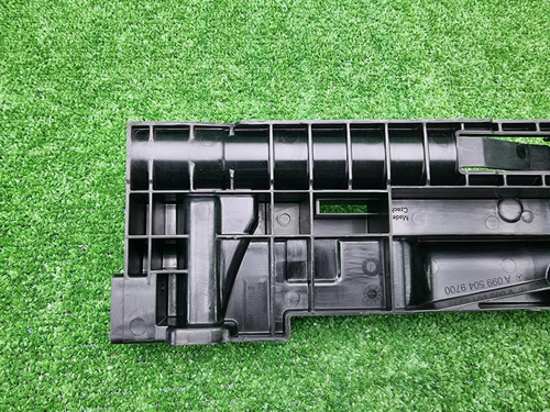 Дефлектор радиатора правый Mercedes S W223 (20-нв)