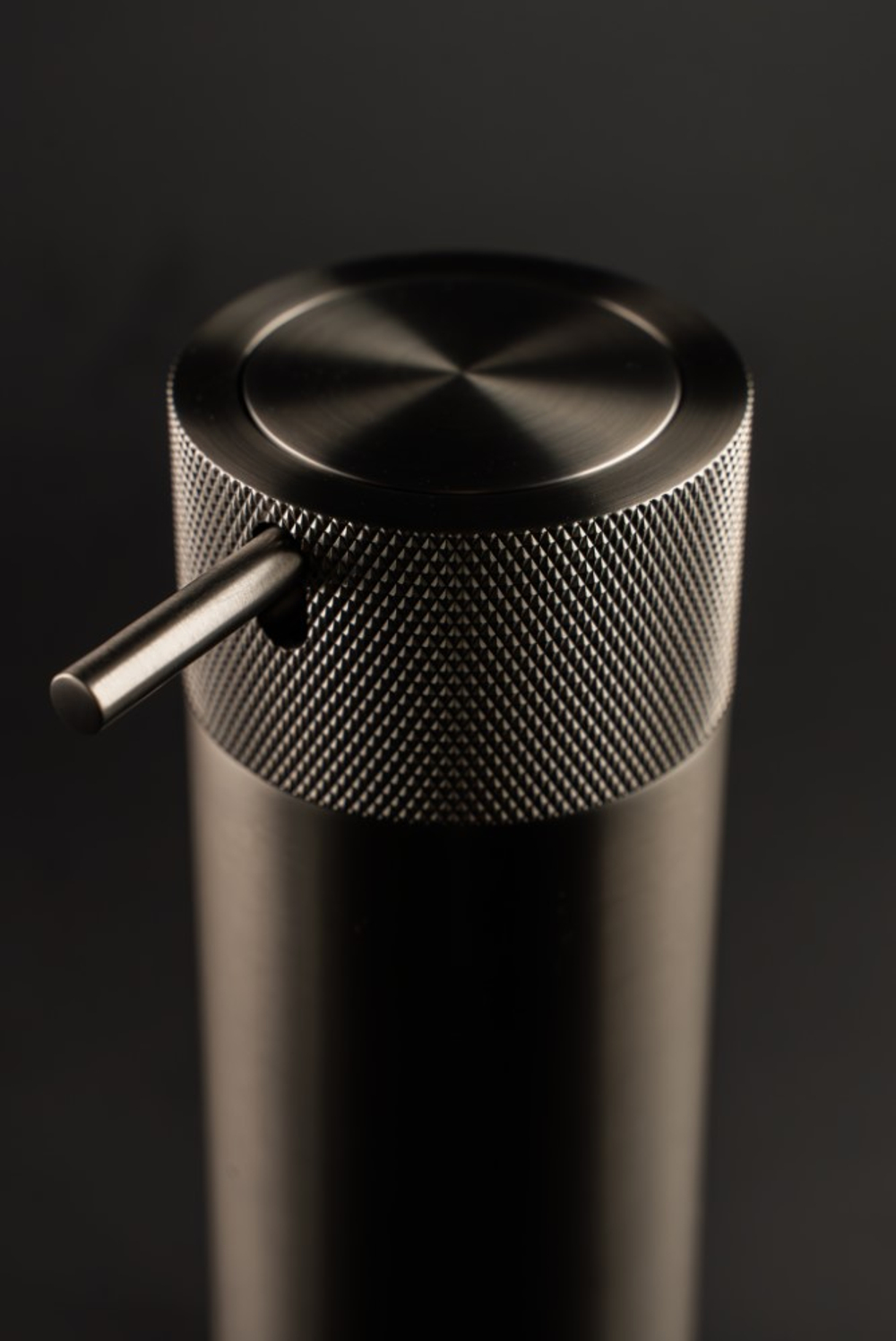 Диспенсер настольный металл GUN METAL