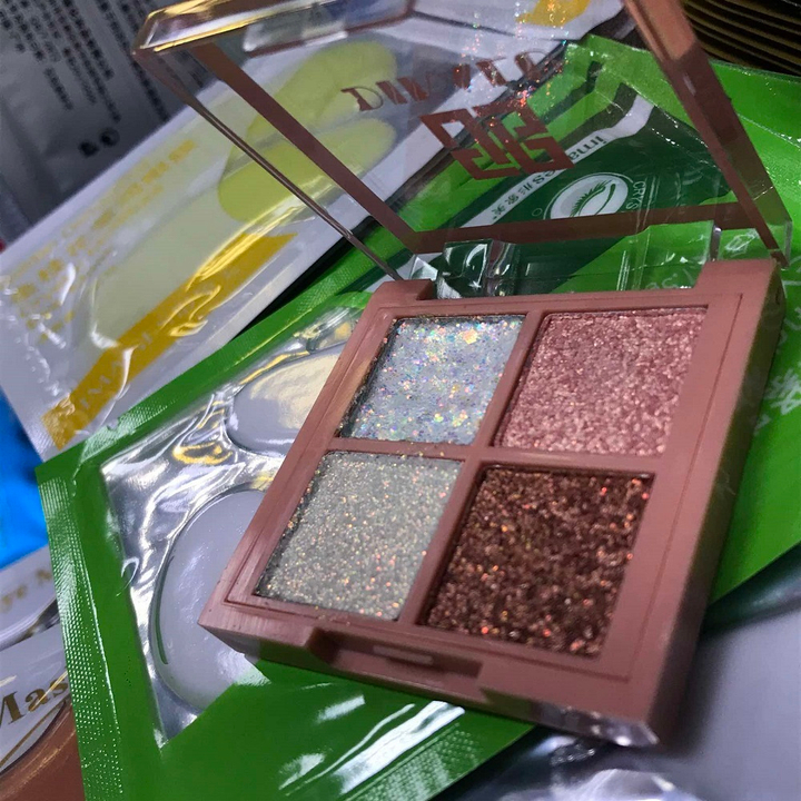 Тени-глиттер для век Dikalu 4 цвета, тон 02