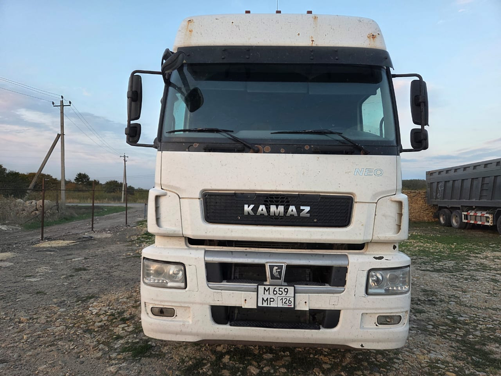 КамАЗ 5490 4x2 Седельный тягач 5490-022-87(S5) (Дизельный, 12,0 л, 401 л.с., МТ)