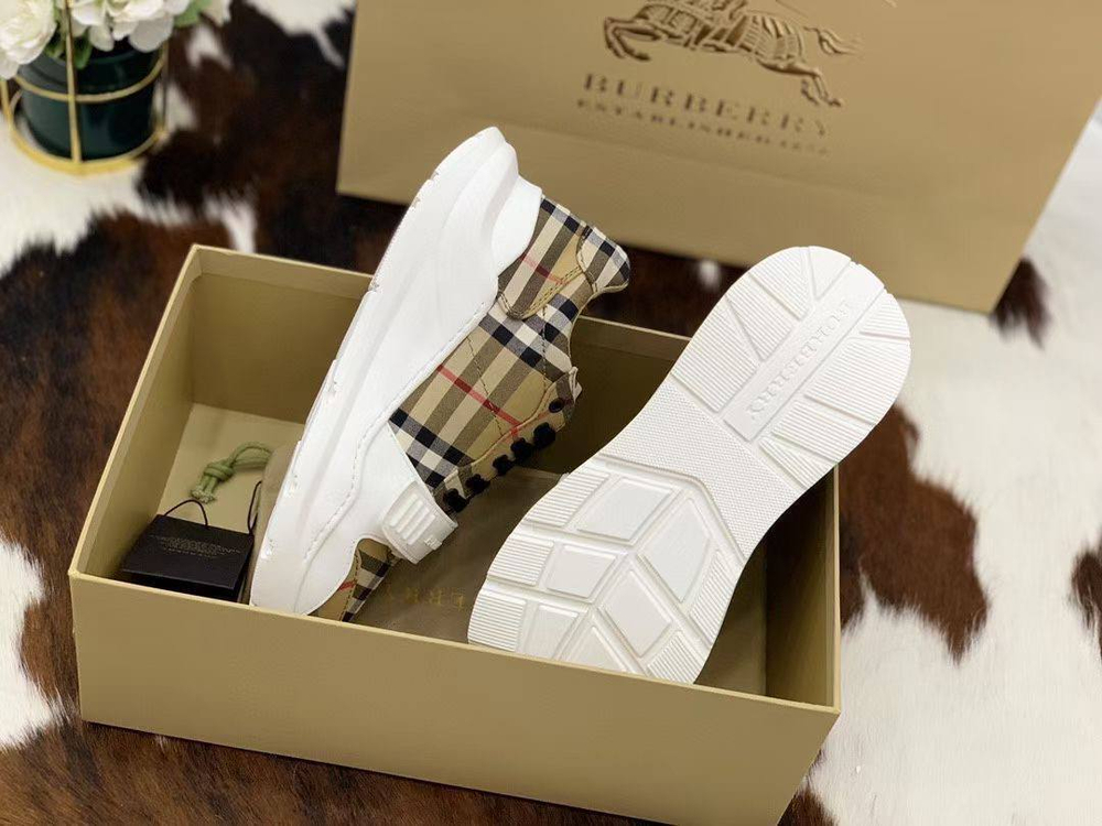 Кроссовки Burberry