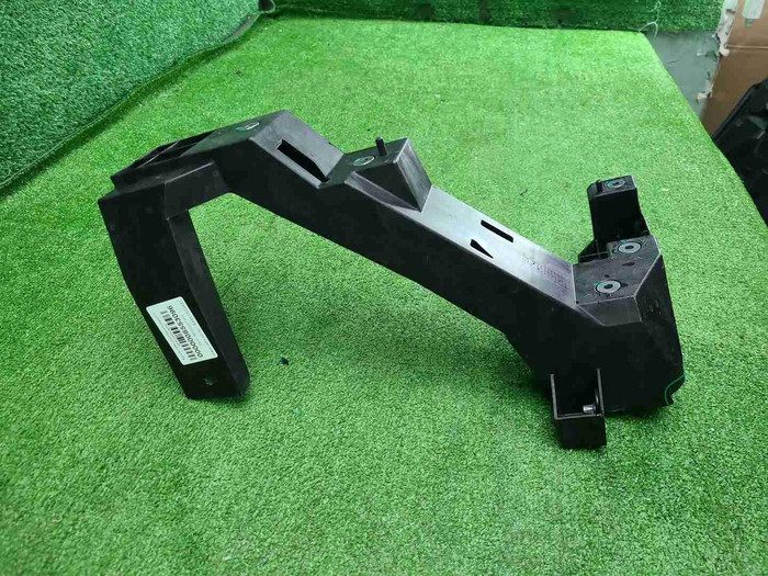 Кронштейн фары левый Москвич 3 (2022-н.в.)