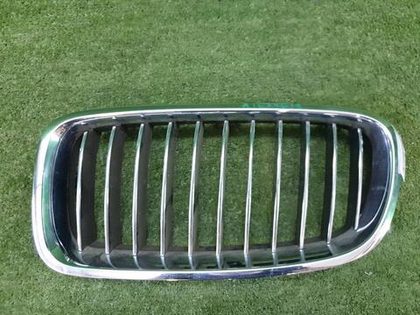 Решетка радиатора левая BMW 3er F30, F31 (2011-2020)