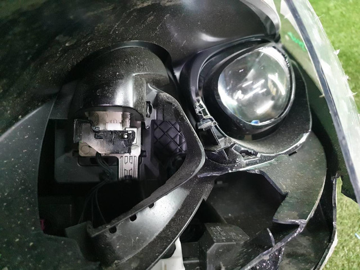 Битая Фара левая Mercedes GLC X253 (2015-2019) LED