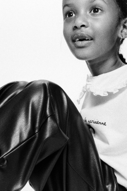 ZARA ПРЯМЫЕ БРЮКИ ПОД КОЖУ С ЛЕНТАМИ, ЧЕРНЫЙ