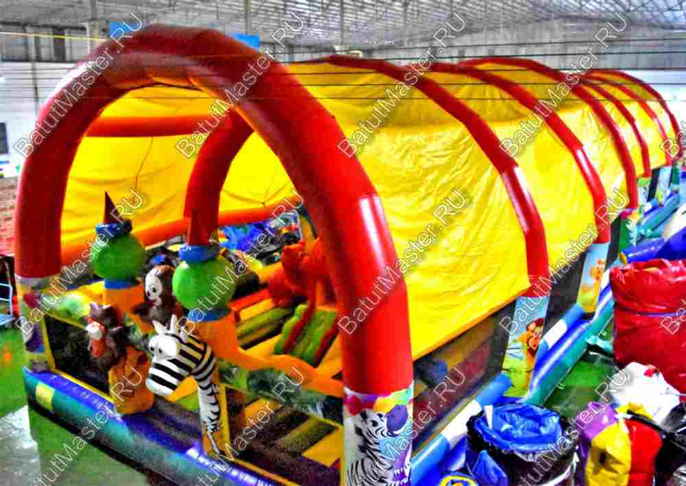 Надувной батут "Зверята с крышей 3" со скалодромом, 11*8*6 м