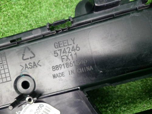 Решетка переднего бампера Geely Atlas 2 (23-нв)