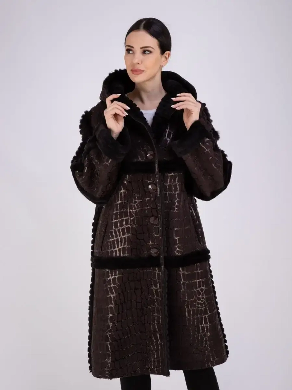 Дубленка женская натуральная длинная с капюшоном оверсайз