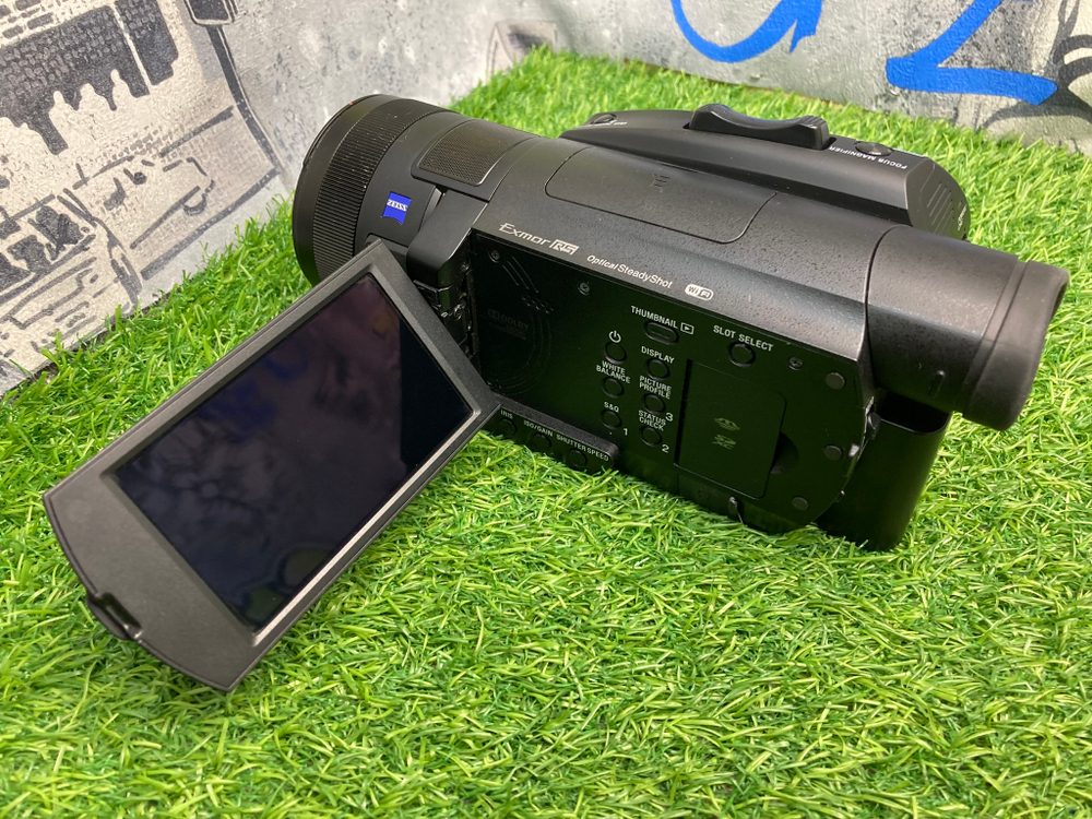 Sony FDR-AX700
