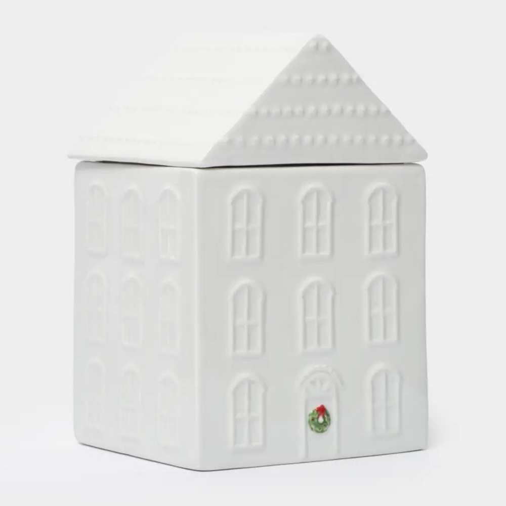 Емкость для хранения домик с венком керамика 690 мл 10*17 см