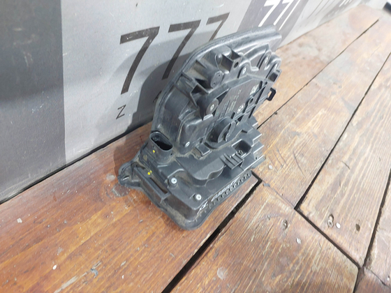 Замок двери задней правой BMW 5-Series (G30)  Б/У Оригинал 51227281940