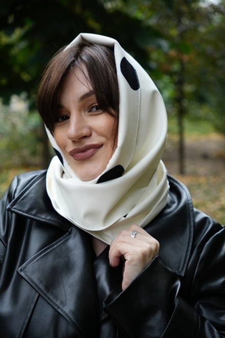 Косынка двухсторонняя горошки на молочном