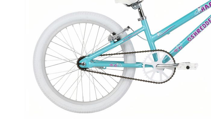 педаль и заднее колесо велосипеда BMX