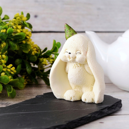 Фигурка на торт "Зайка задувака"