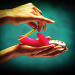 Ярко-розовый мини-вибратор Amorino с силиконовой петлёй - 17,7 см. (Цвет: ярко-розовый)