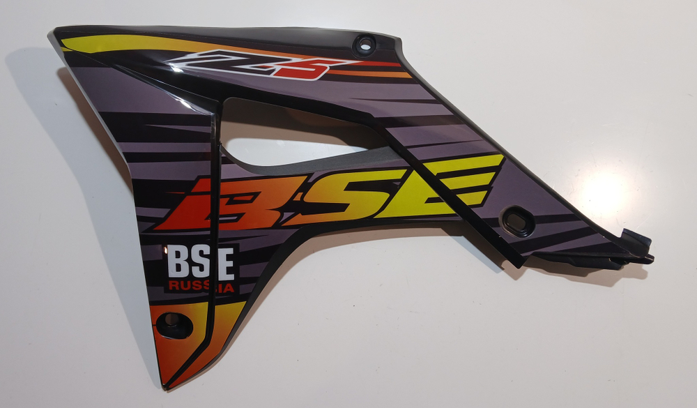 Пластик бака левый мотоцикл BSE Z5 21/18 Storm