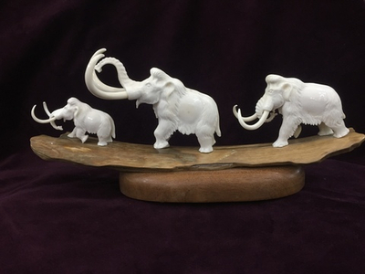 Семья мамонтов, скульптурная композиция, подарок из рога лося бивня мамонта