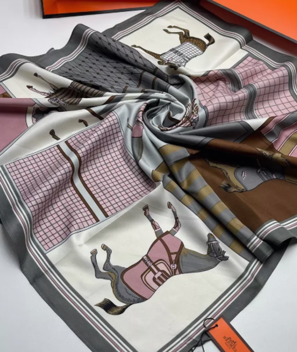 Щёлковый платок HERMES