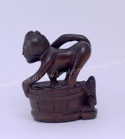 Нэцкэ Нагая красавица и лягушка (черная)