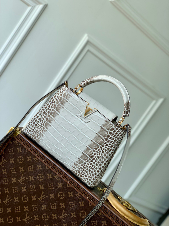 Louis Vuitton Capucines BB