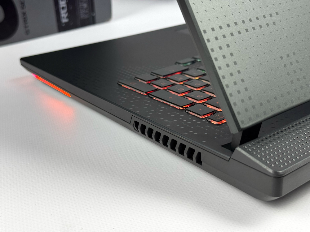 Игровой ноутбук ASUS ROG Strix G17 Ryzen 9 7845HX/RTX 4060 8GB/16Gb/1Tb/2.5K/240Hz/Win11