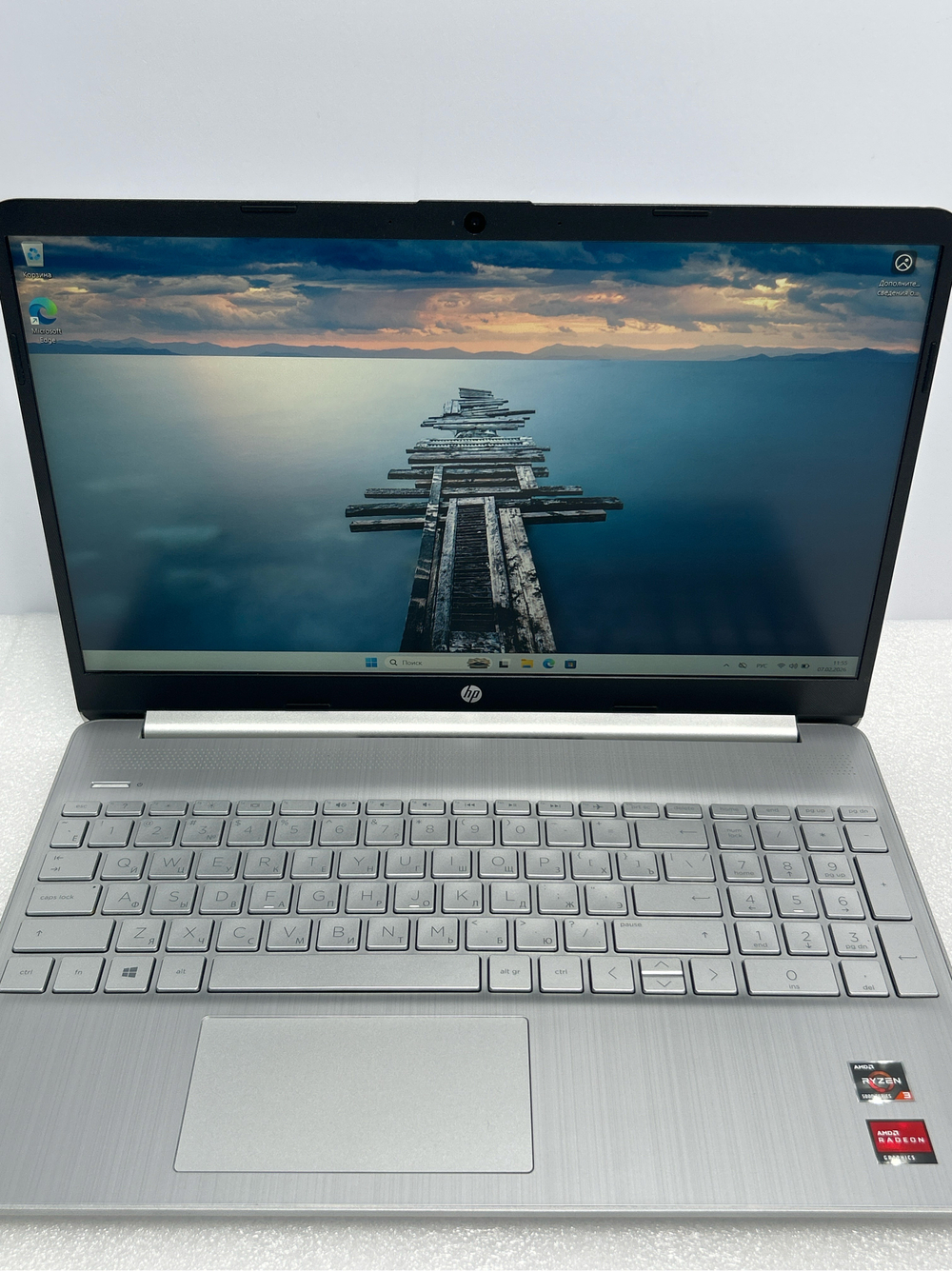 Ноутбук HP 15s-eq2016ur (3B4T4EA) 15.6"/AMD Ryzen 3 5300U/RAM 8 GB/SSD 512 GB/AMD Radeon Graphics/1920x1080/IPS/Windows 10/Подсветка кл-ры: нет/серебристый. Состояние: Уценка/большой след. на матрице от клавиатуры/не ориг. коробка