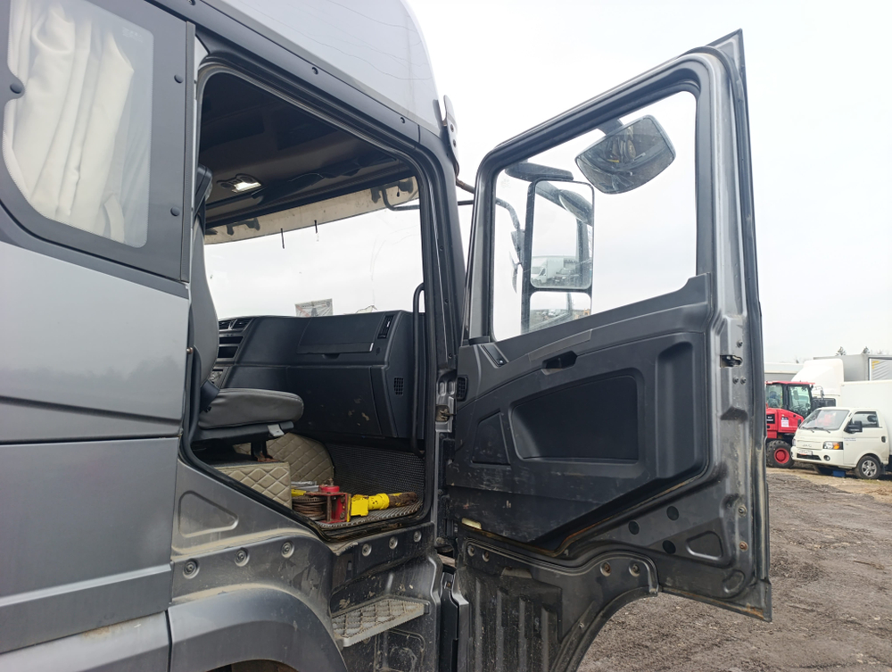 Shacman (Shaanxi) SX* 6x4 Седельный тягач SX42584V324 (Дизельный, 11,6 л, 423 л.с., МТ)