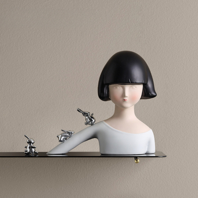 Статуэтка Alice in Wonderland