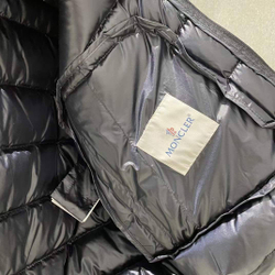 Пуховик Moncler