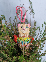 Котик в чайнике ёлочная игрушка из фарфора