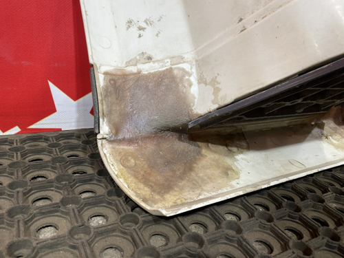 Корпус подножки левый 2018 г.