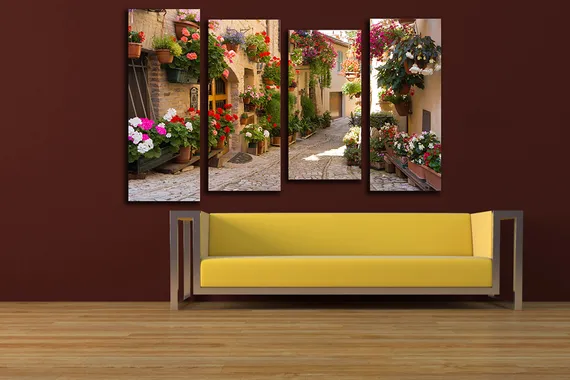 Модульная картина "Улица в цветах"