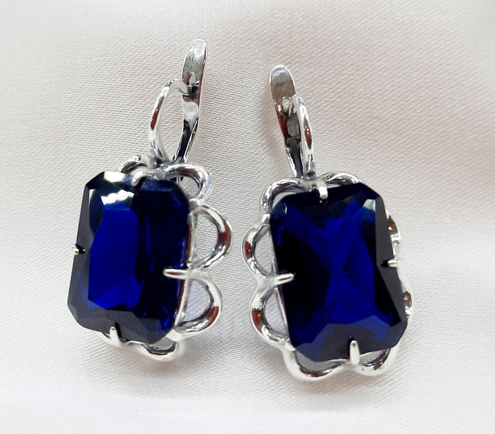 "Апулия" серьги в серебряном покрытии из коллекции "Метаморфозы" от Jenavi с английским замком