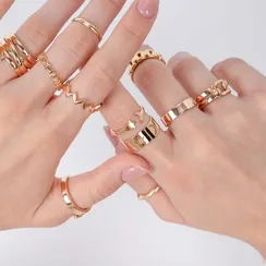 Кольцо "Пряжка" квадрат, цвет золото, безразмерное