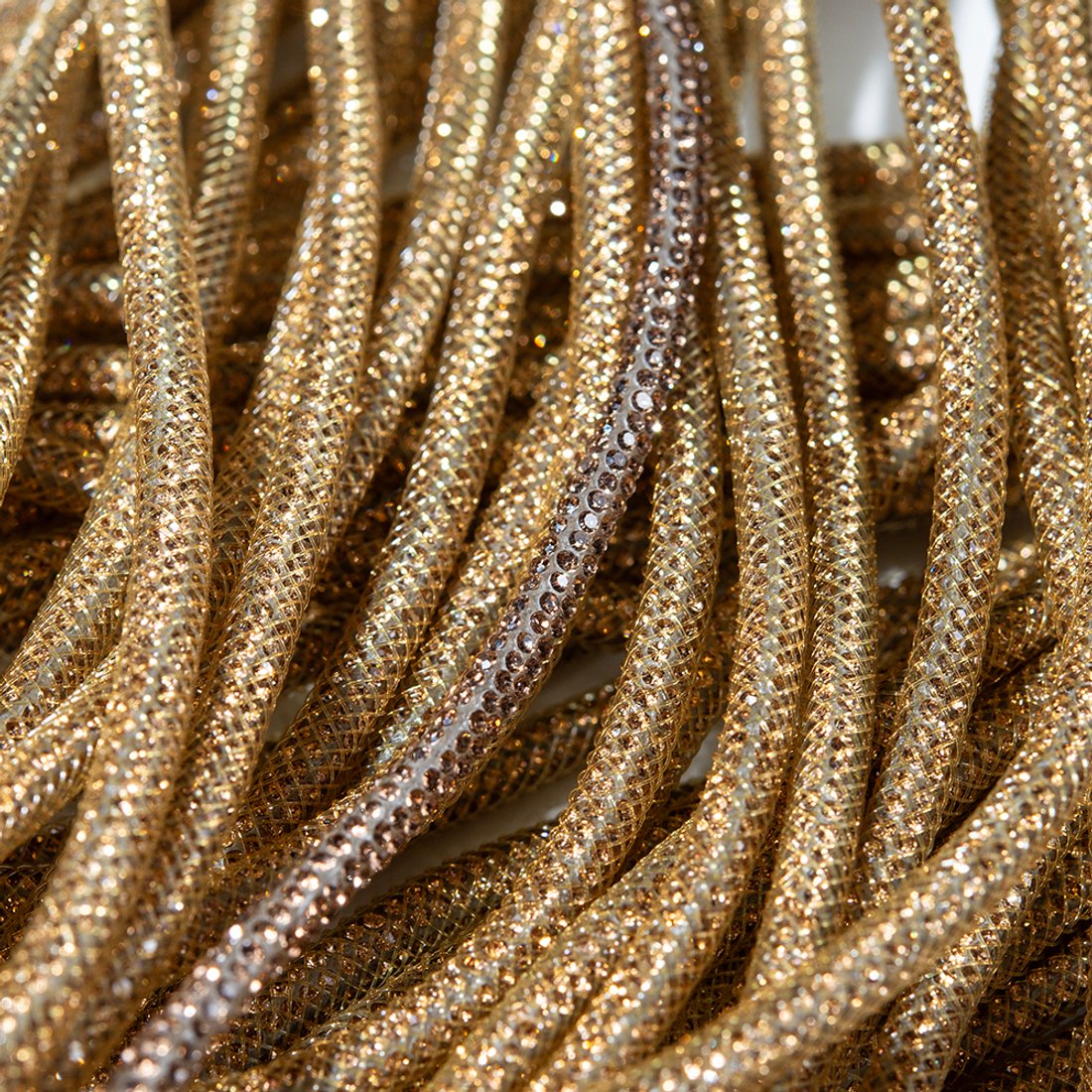 Стразовый шнур, бежевые кристаллы, 4мм