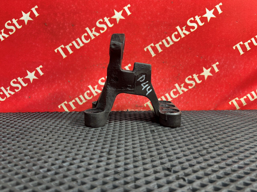 Кронштейн двигателя передний левый