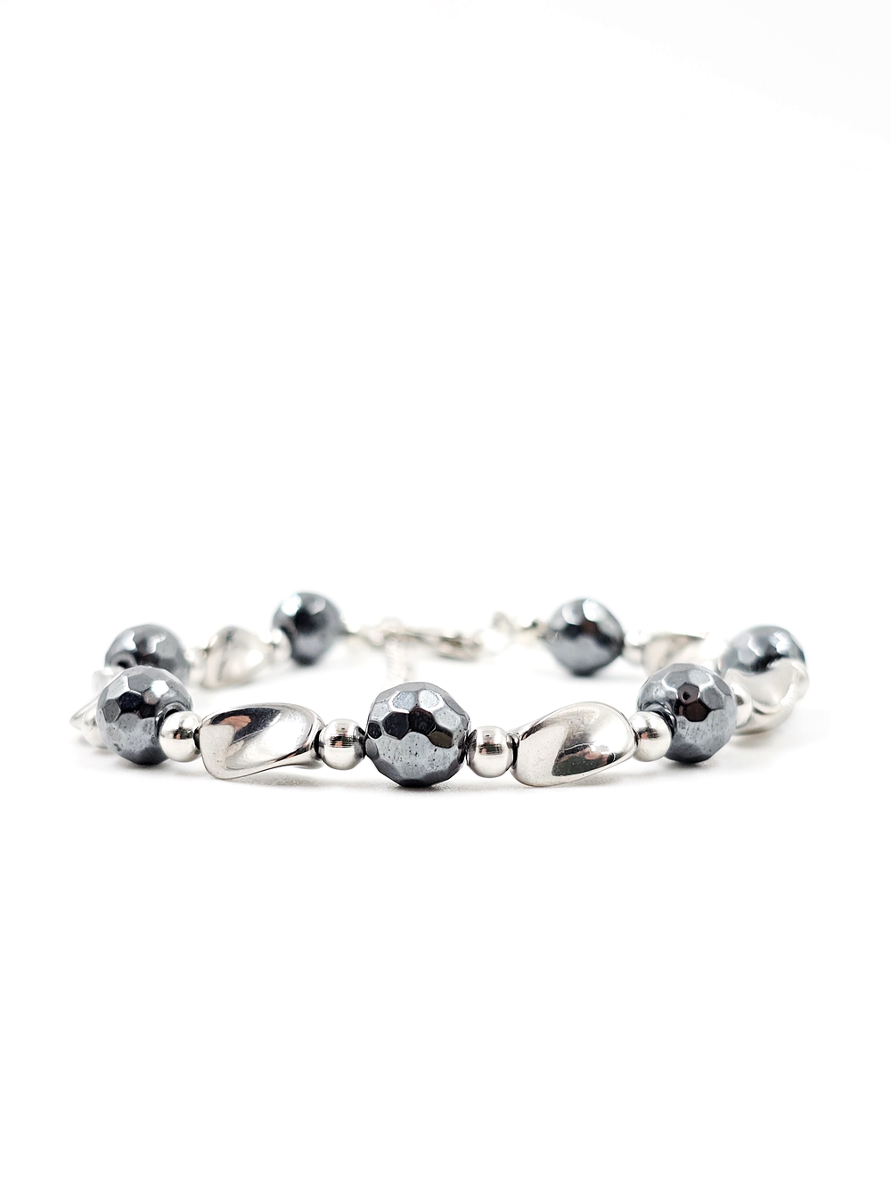 Браслет женский на руку из гематита и нержавеющей стали