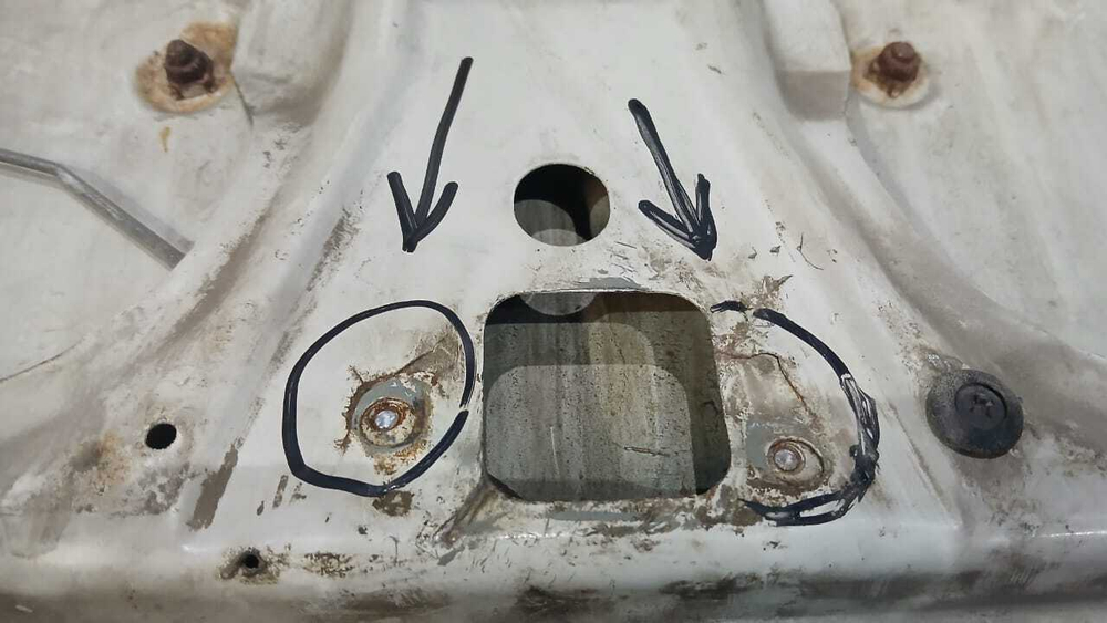 Крышка багажника TOYOTA CORONA 1995