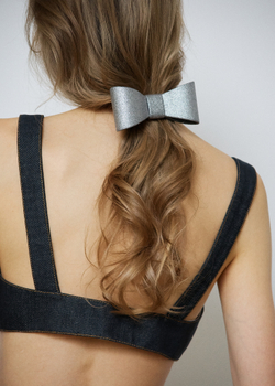 Бант-бабочка из шерсти серебристого цвета