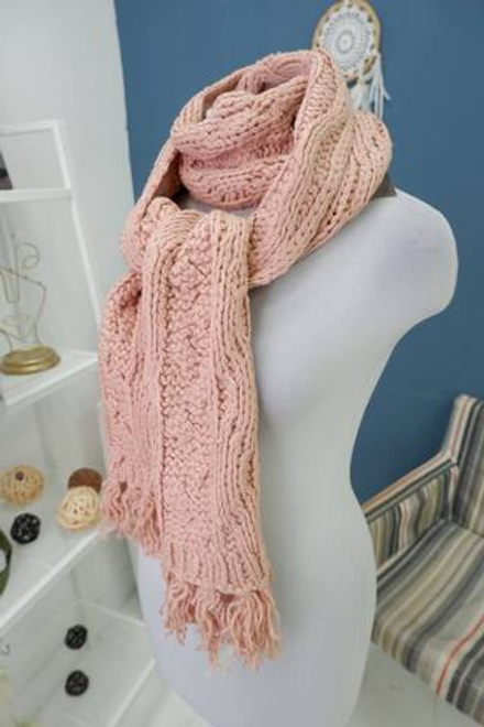 Шарф с кисточками, новый