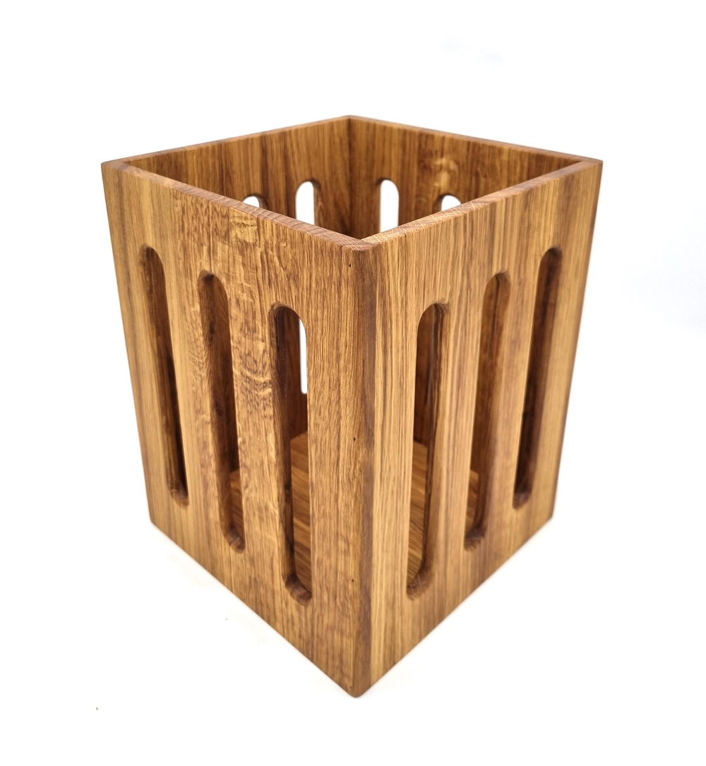 Ящик для багетов; дуб; L=200; B=200;H=250 мм.