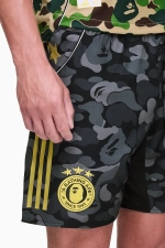 Шорты adidas x BAPE - многоцветный