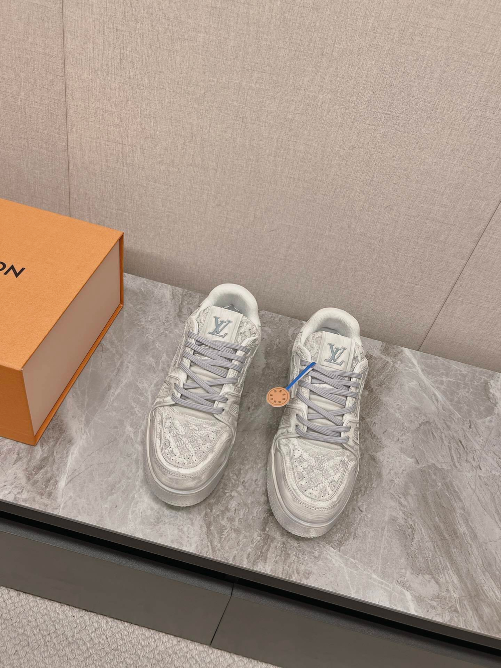 Louis Vuitton Trainer (4 colors)
